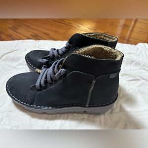 On Foot  Womens 29001 High Top Sneaker Faux Fur Lined Black Size 7 Euro 37